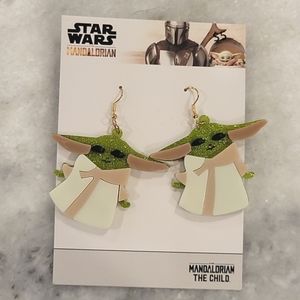 NWT Star Wars Yoda Grogu earrings